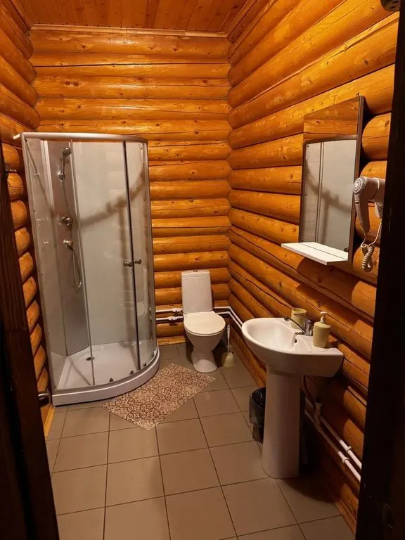 Четырёхместный номер стандарт — Осетрово, фото 1 из 3