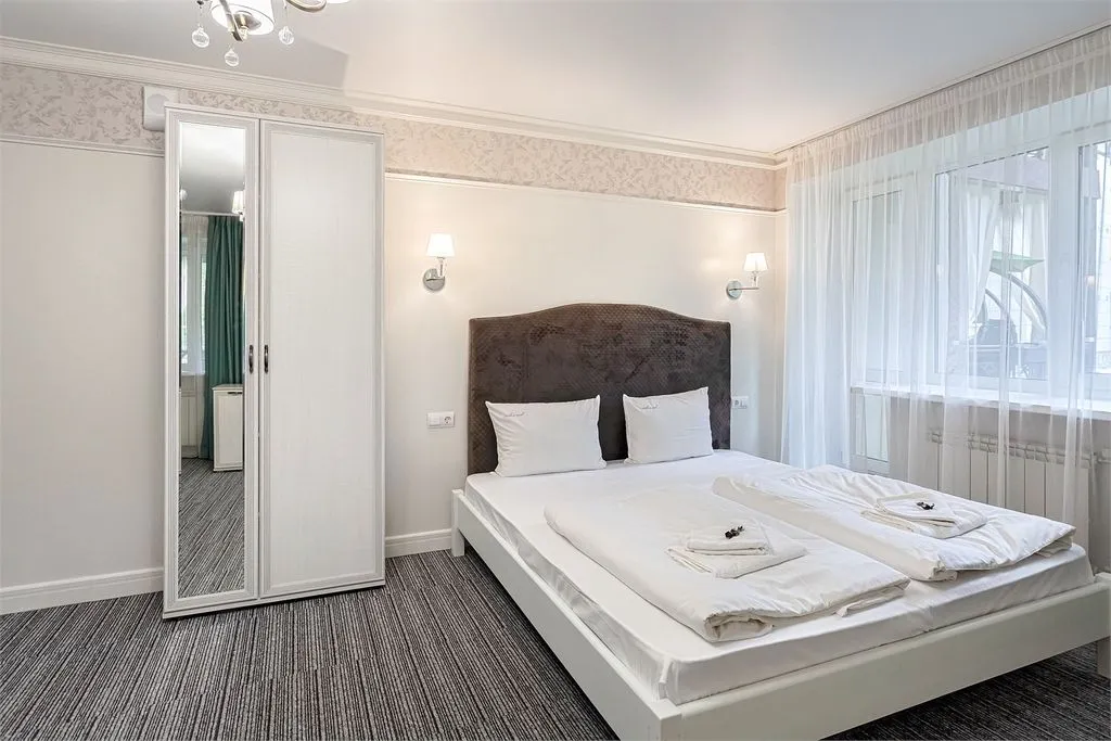 Двухместный номер с 1 кроватью Suite с террасой, Корпус 1 — Хвоя, фото 2 из 5
