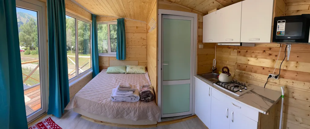 Домик с панорамными видами