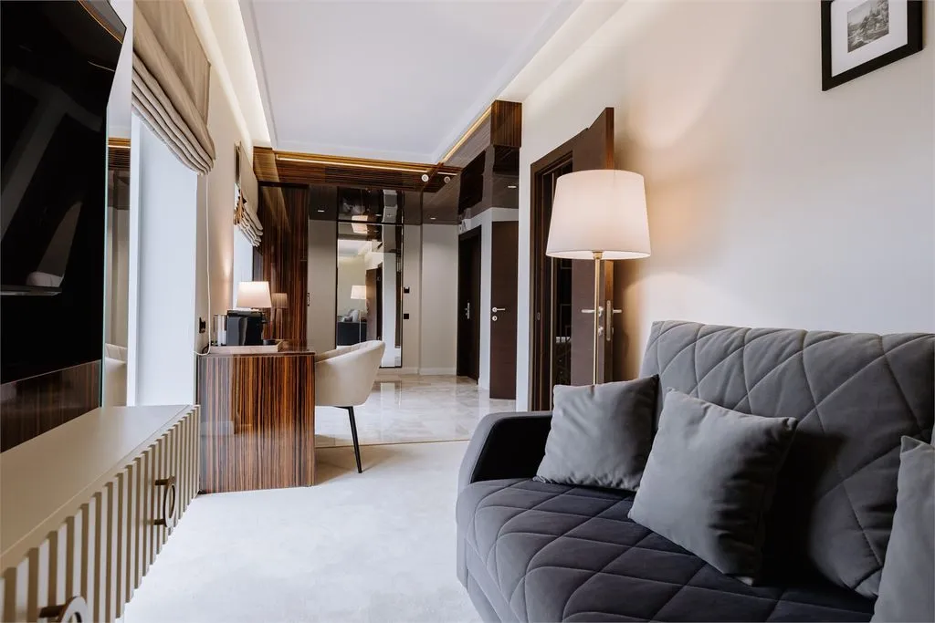 Двухместный номер с 1 кроватью сьют — Marine Garden Sochi Hotels & Spa, фото 1 из 5