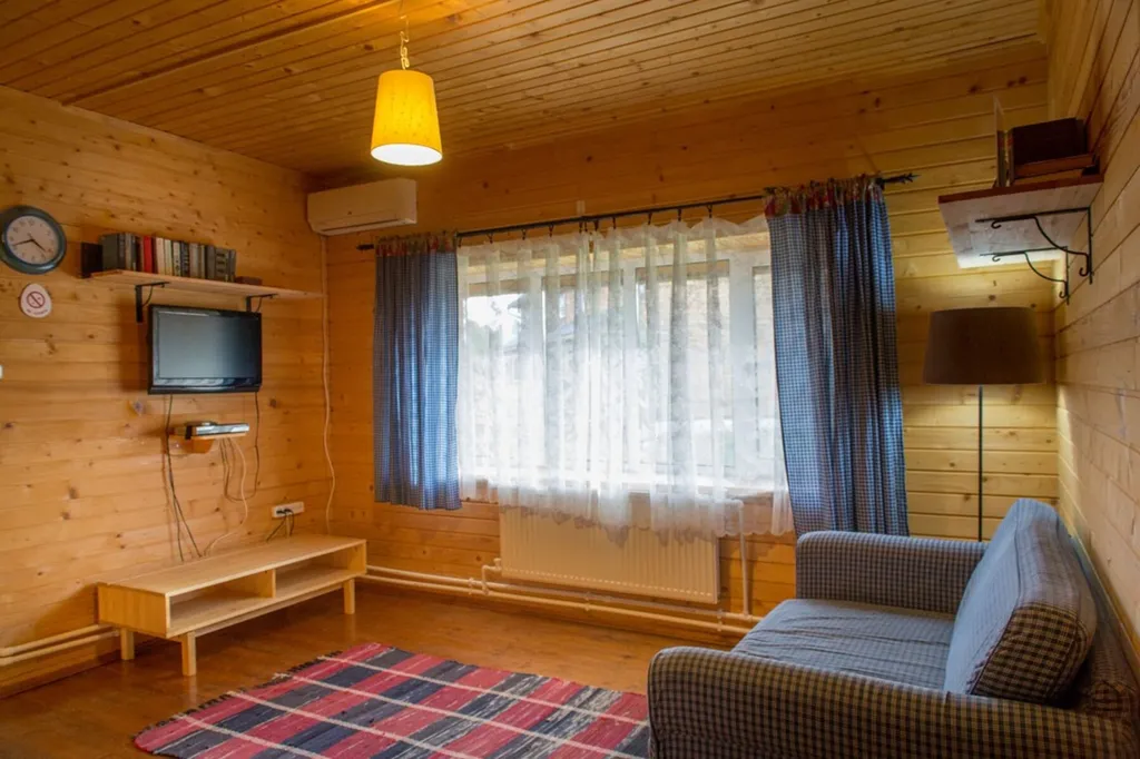 Коттедж Семья