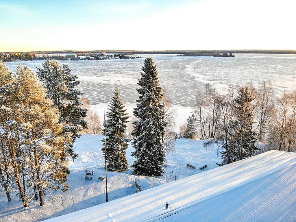 Турбаза Рассвет на берегу в 10 минутах от Петрозаводска
