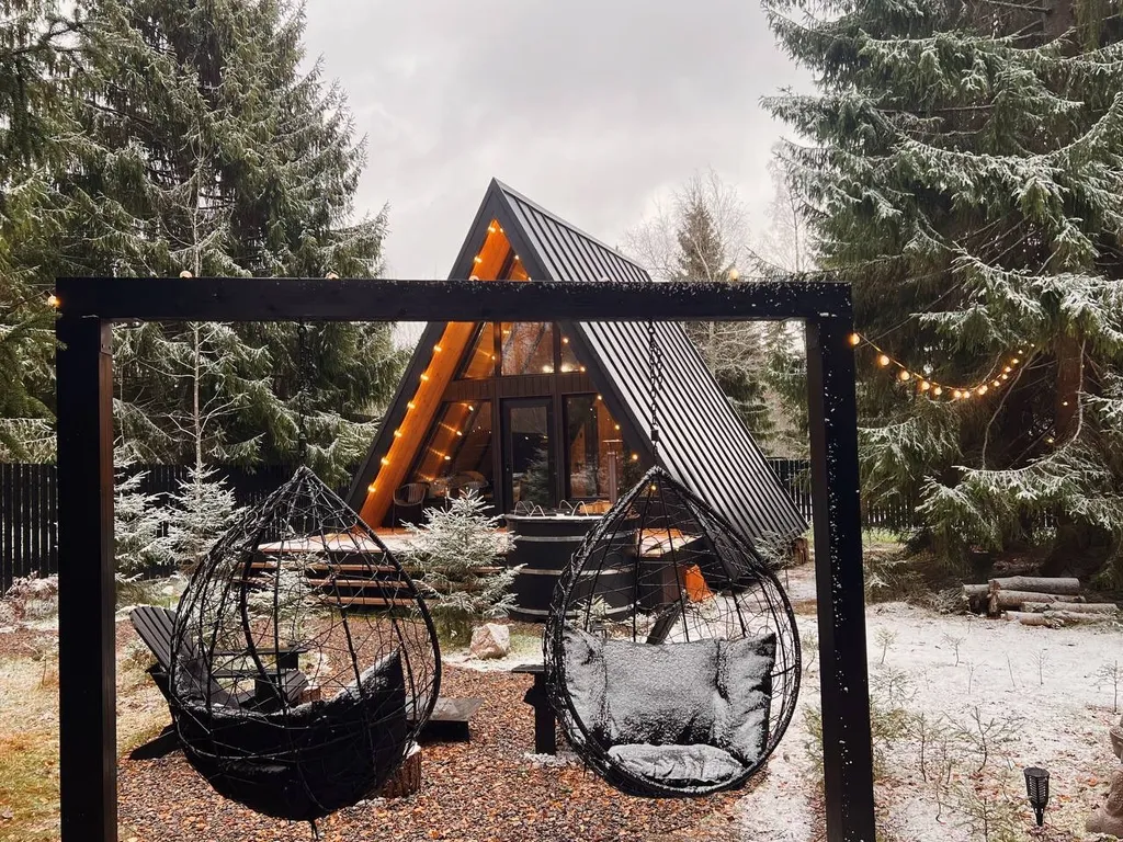 А фрейм из Пинтерест с горячей купелью в волшебных елках