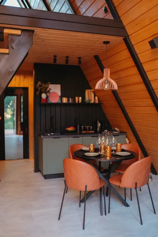 А фрейм из Пинтерест с горячей купелью в волшебных елках