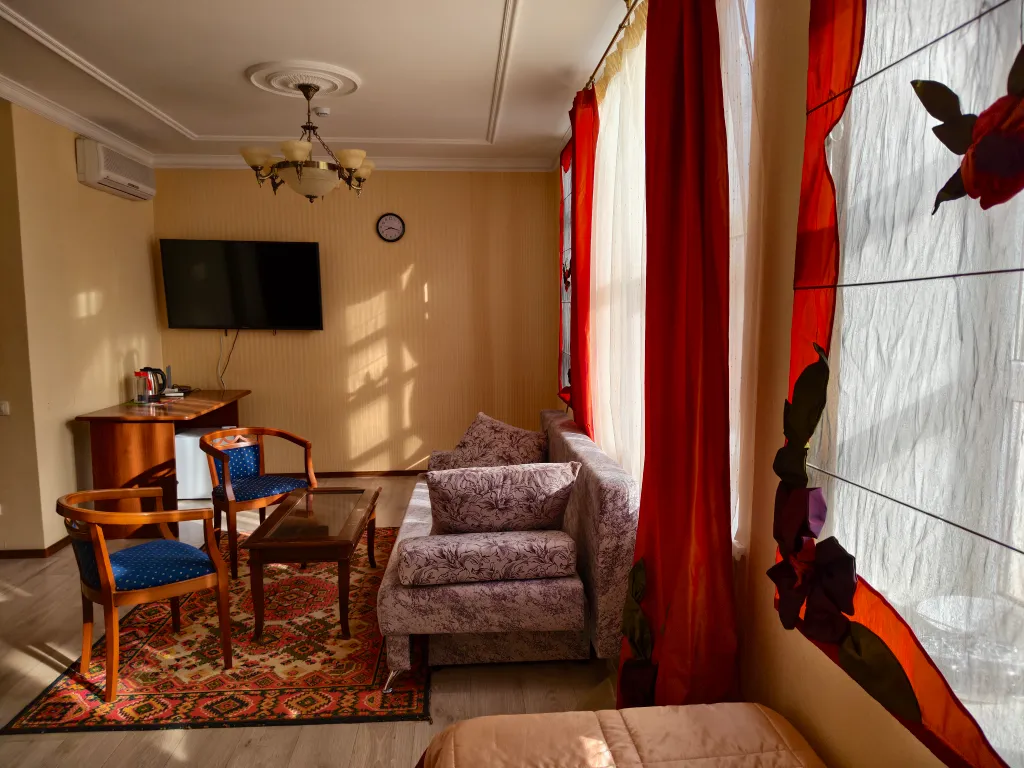 Трёхместный номер Люкс — Петербург, фото 4 из 5