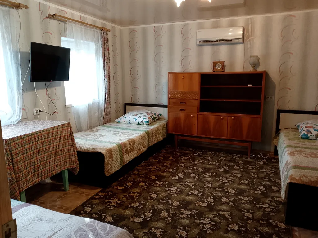 Дача под Феодосией, Двуякорная бухта