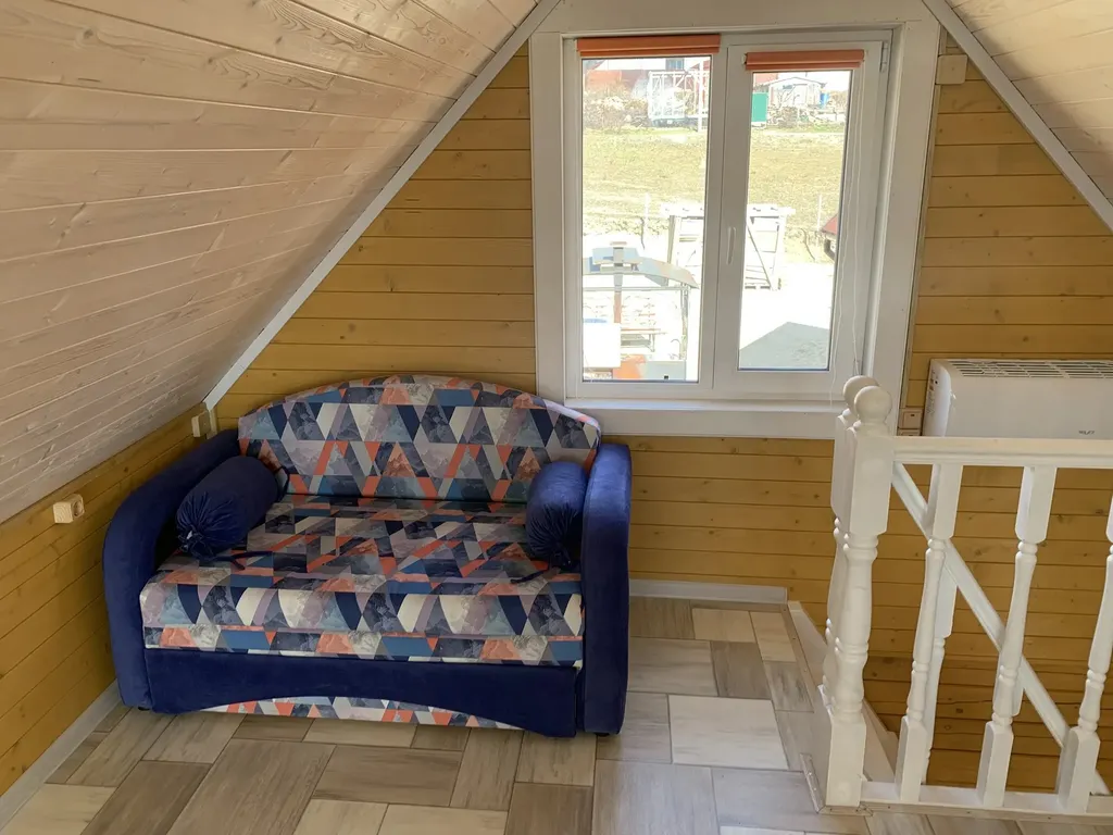 Домик в тихом месте с видом на море и горы