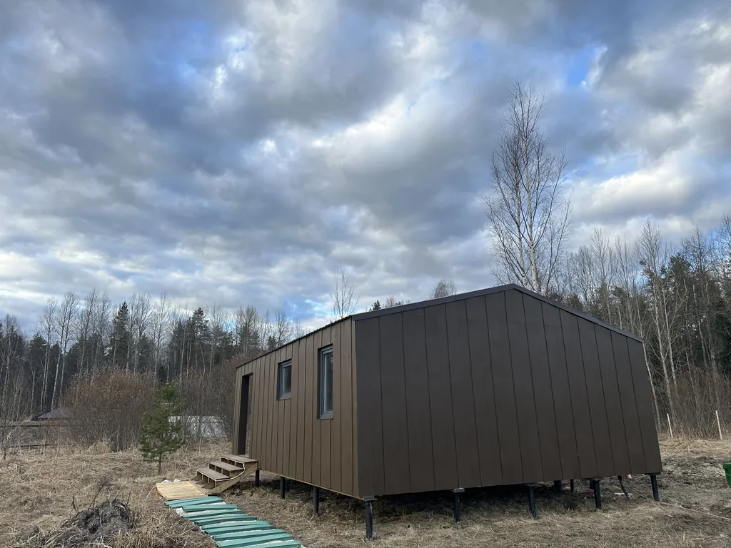 Уютный отдельный дом с большой террасой на ферме