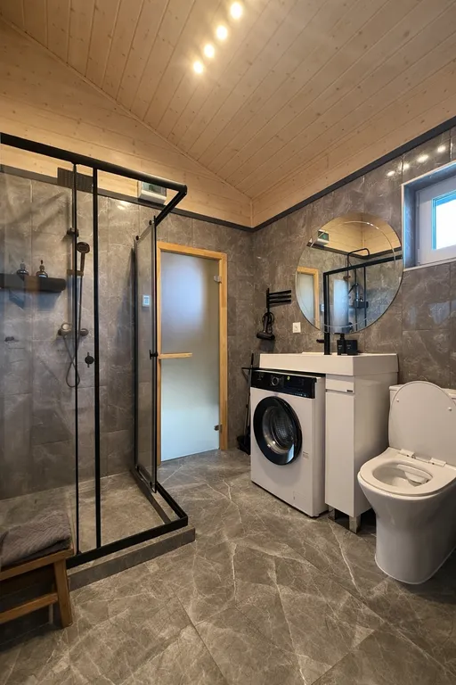 Дом 4-местный в деревни Бережоке, 75 м², Мичуринское — ванная комната