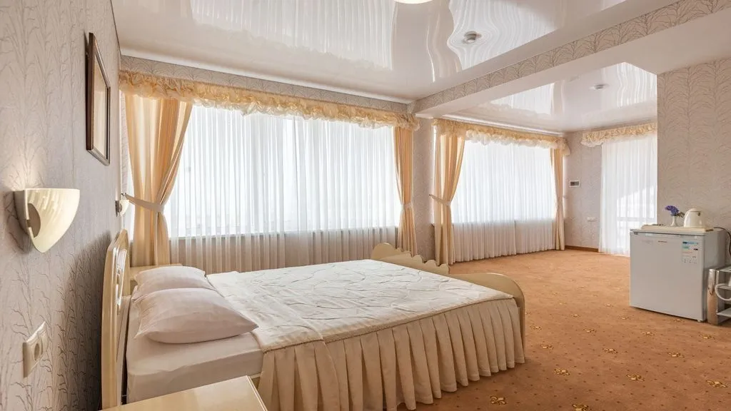 Двухместный номер с 1 кроватью Делюкс — Камелот, фото 3 из 5
