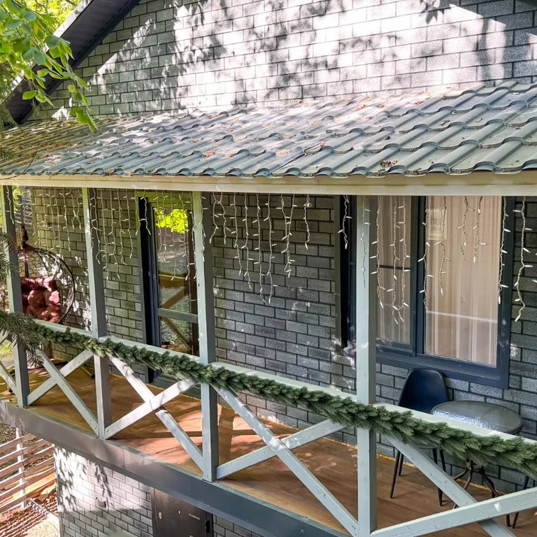 Двухэтажный Коттедж с 4 спальнями на 11 человек