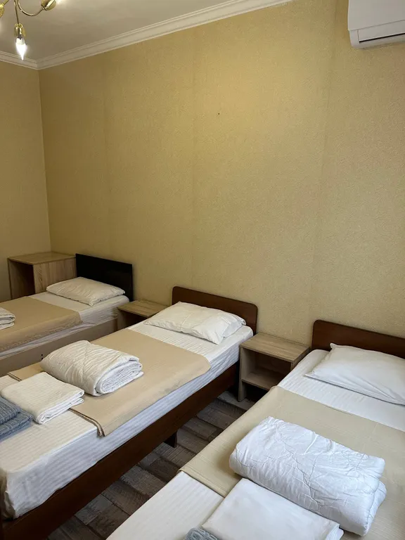 Трёхместный номер №2а (с общим санузлом) — Лазурный, фото 3 из 5