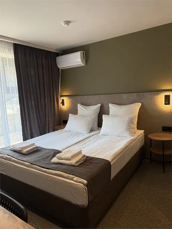 Двухместный номер с 1 кроватью стандарт — Mentality Hotel, фото 1 из 5