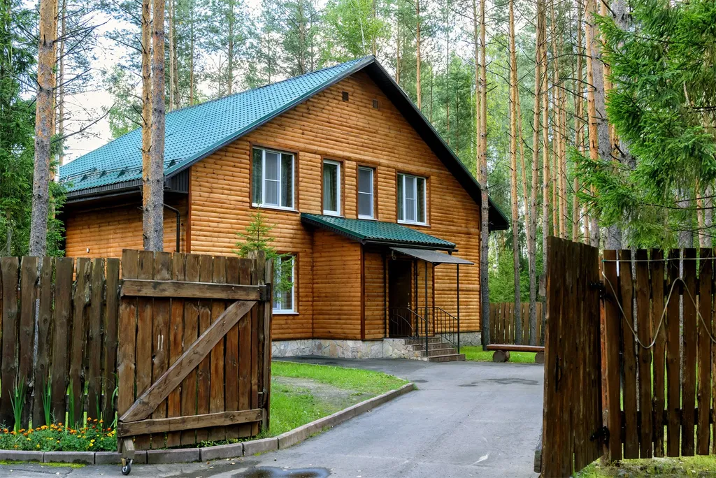 Дом коттедж с баней — общий вид