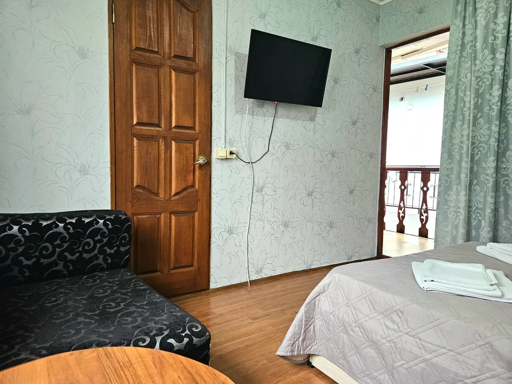 Трёхместный номер с двуспальной кроватью Стандарт — Марина, фото 3 из 5