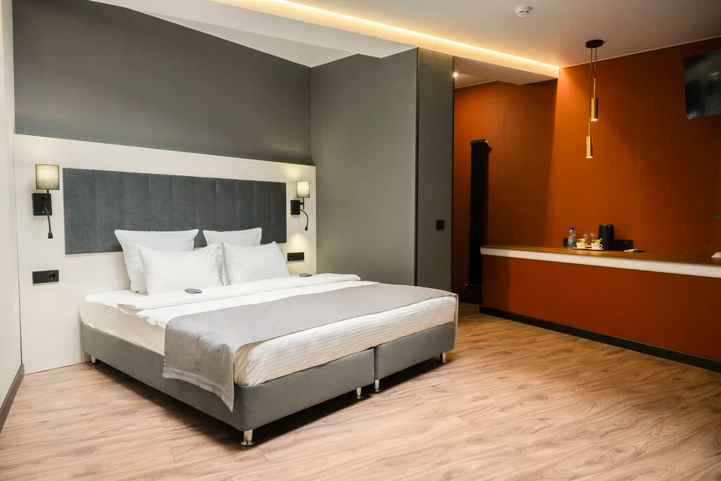 Трёхместный номер улучшенный — Barin Residence Grand&Myasnitskaya, фото 1 из 5