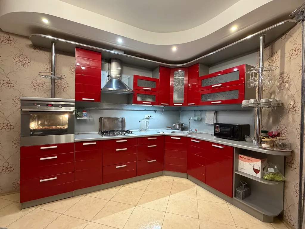 Дом 8-местный на набережной Достоевского, 260 м², Старая Русса — кухня, фото 4