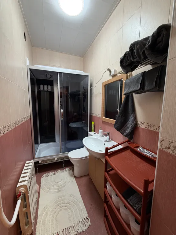 Дом 8-местный на набережной Достоевского, 260 м², Старая Русса — ванная комната, фото 2