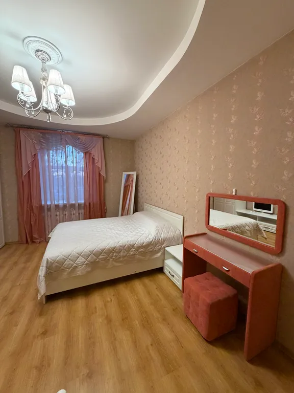 Дом 8-местный на набережной Достоевского, 260 м², Старая Русса — спальня, фото 8
