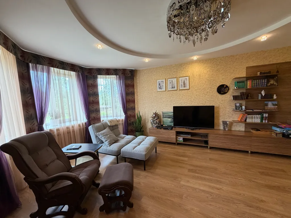 Дом 8-местный на набережной Достоевского, 260 м², Старая Русса — спальня, фото 3