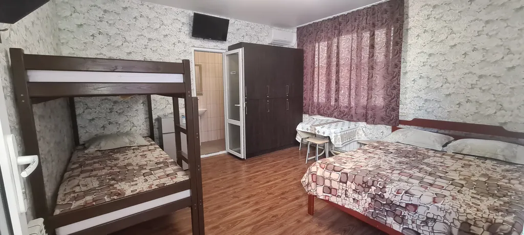 Четырёхместный номер Комфорт — Диковинка Сочи, фото 1 из 5