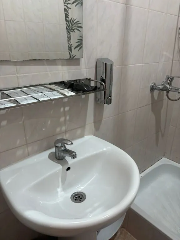 Комната Эконом со всеми удобствами и балконом — вид из окна