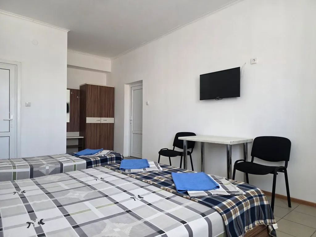 Трёхместный номер с балконом — Хуторок 56 к5, фото 2 из 5