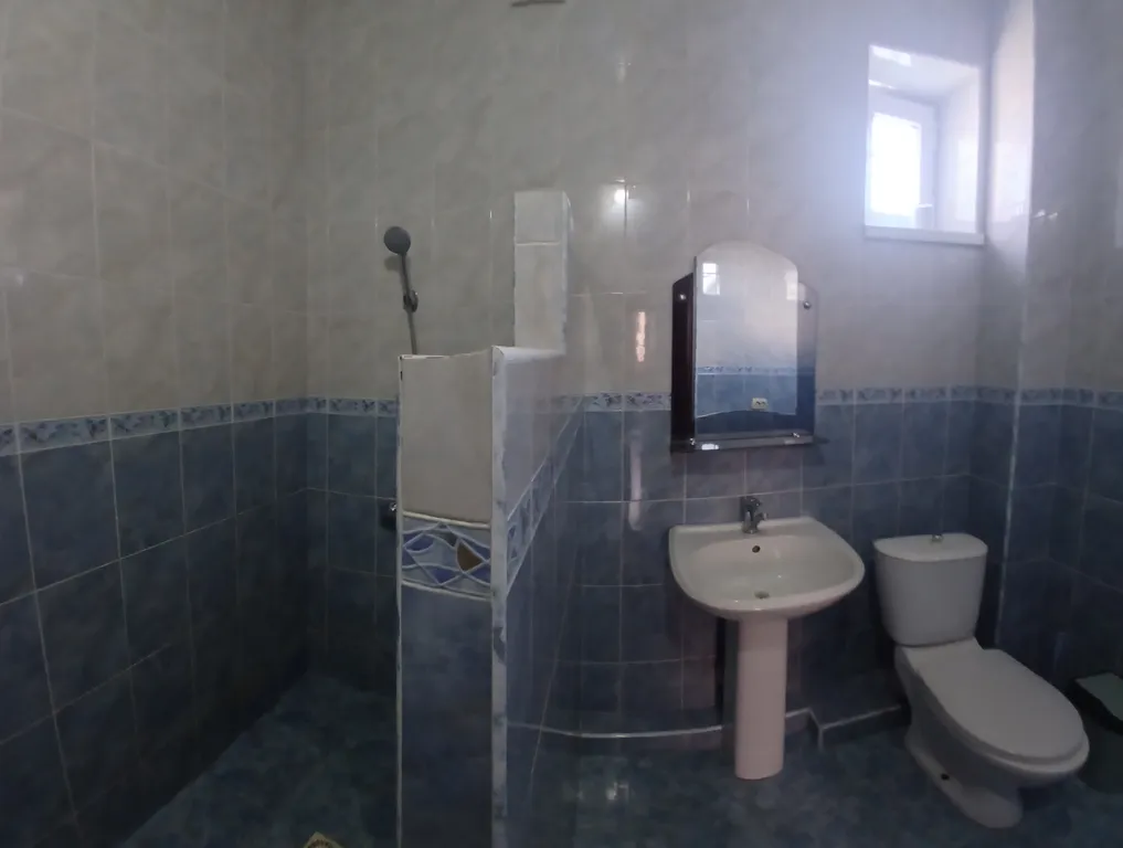 Трёхместный номер полулюкс — На Новороссийской, фото 2 из 4