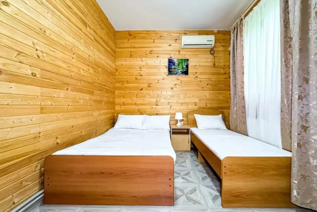 Трёхместный номер стандарт с кухней — Фамарь, фото 1 из 5