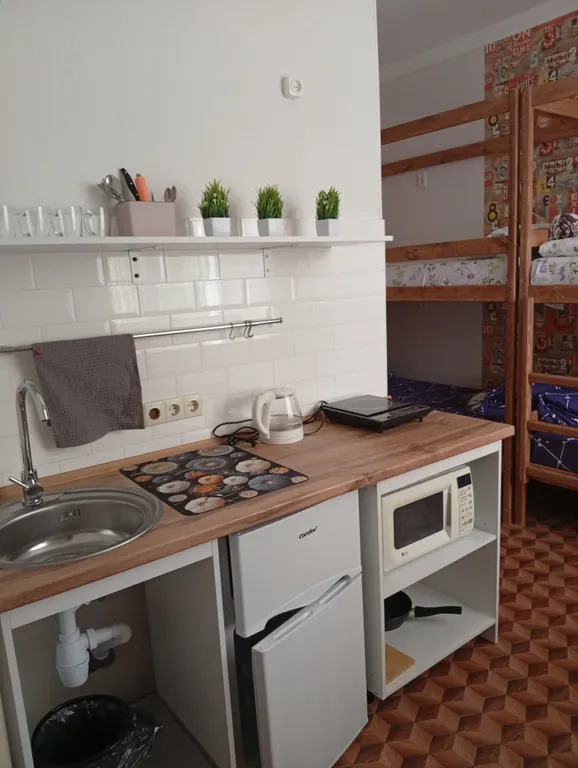 Номер для четверых в пяти минутах от моря с собственной кухней — Песочная бухта, фото 1 из 5