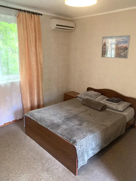 Трёхместный номер с 1 двуспальной и 1 односпальной кроватями — ДимИль, фото 1 из 5