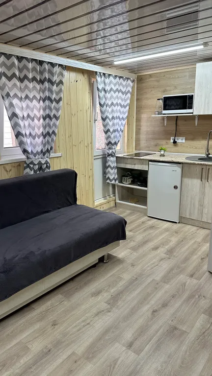 Четырёхместный номер люкс 2-4 места — вид из окна
