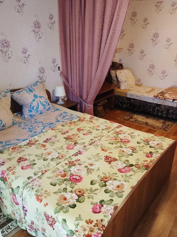 У Виктора — номер