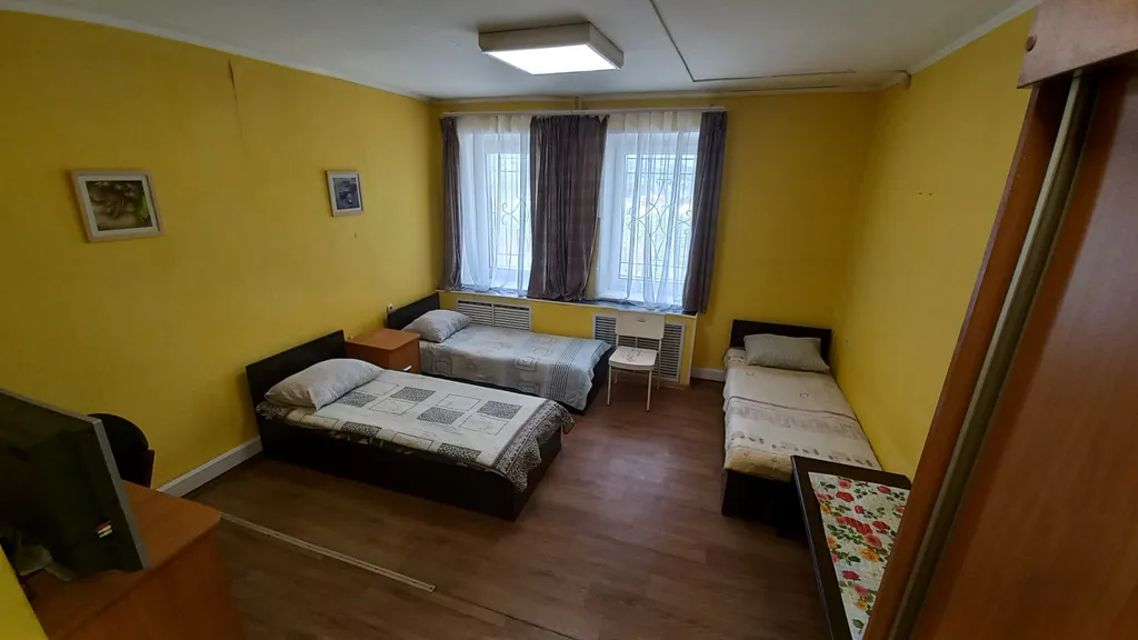 Трёхместный номер стандарт — Сатка, фото 1 из 4