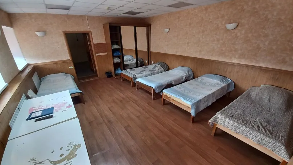 Многоместный смешанный номер Номер эконом шестиместный — Сатка, фото 1 из 4