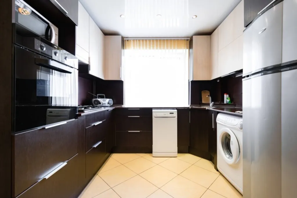 Квартира однокомнатная на улице Батецкой, 37 м², Великий Новгород — кухня, фото 2