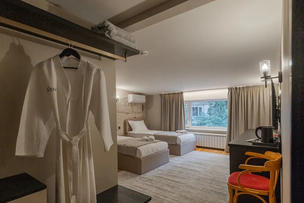 Двухместный номер с 2 отдельными кроватями Стандарт — Rene Boutique Hotel, фото 1 из 5
