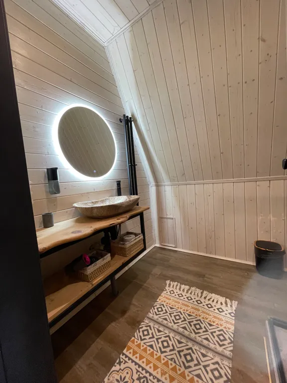 Дом 8-местный на улице Арктической, 100 м², Шерегеш — фото 19