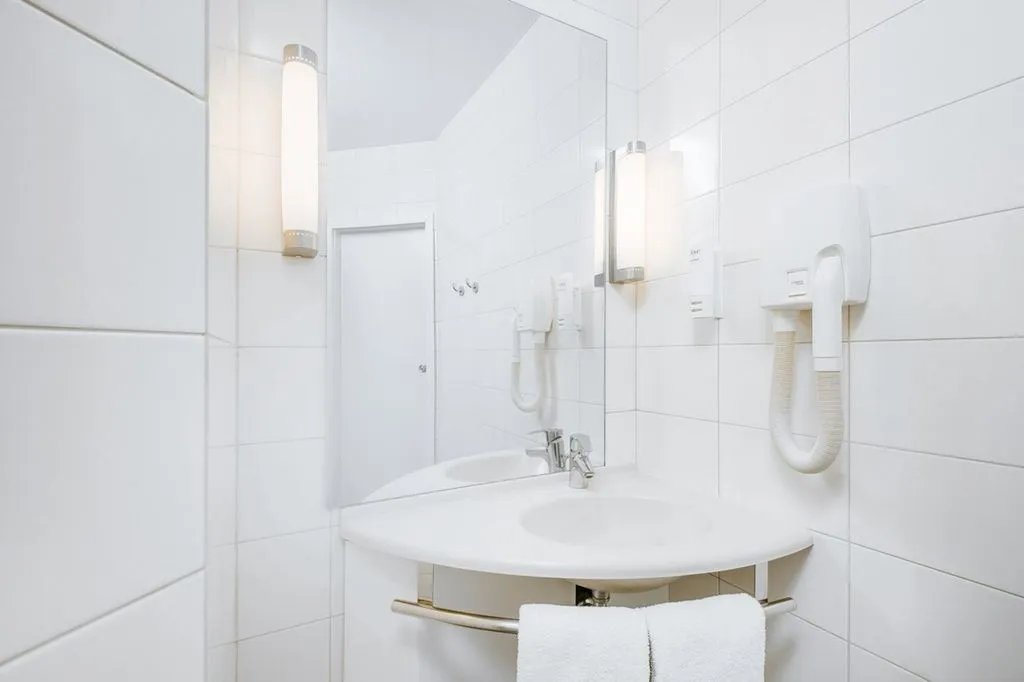 Двухместный номер с 1 кроватью Стандарт — Ibis Москва Павелецкая, фото 4 из 5