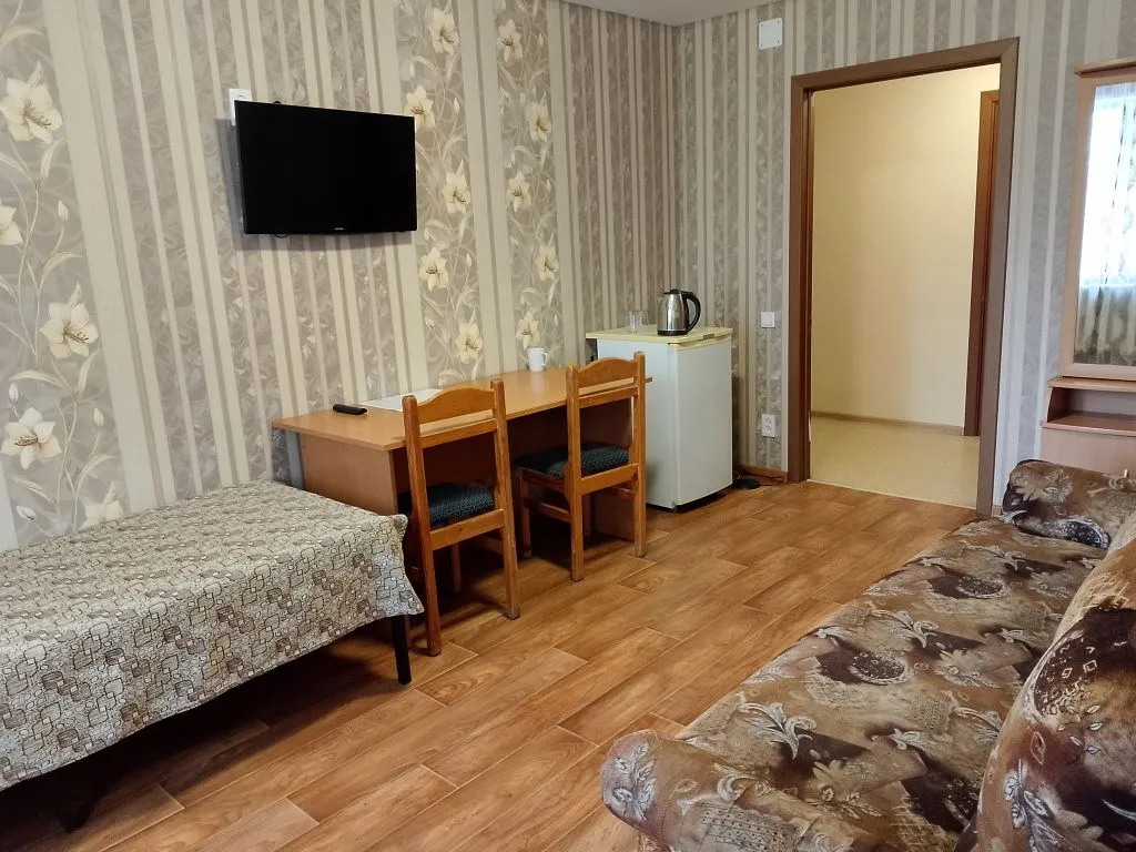 Четырёхместный номер Эконом четырехместный — Горки — фото 4