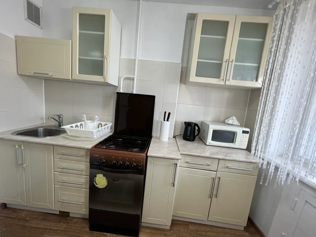 Квартира двухкомнатная у Горьковской, в Печёрах, 65 м², Нижний Новгород — кухня, фото 2