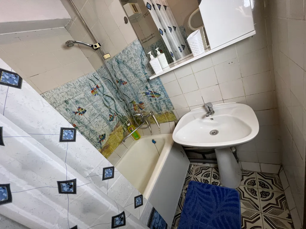 Квартира двухкомнатная у Горьковской, в Печёрах, 65 м², Нижний Новгород — ванная комната