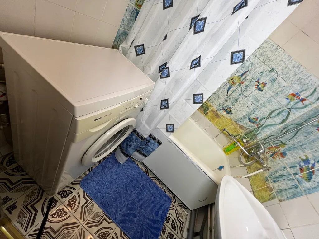Квартира двухкомнатная у Горьковской, в Печёрах, 65 м², Нижний Новгород — ванная комната, фото 2