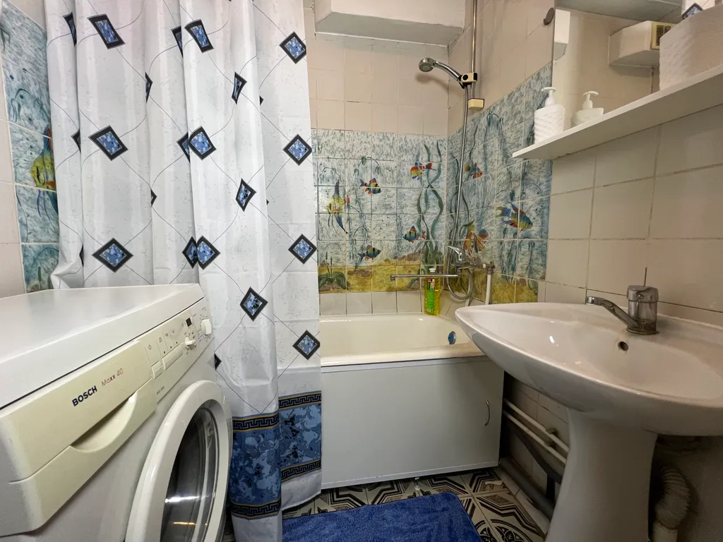 Квартира двухкомнатная у Горьковской, в Печёрах, 65 м², Нижний Новгород — ванная комната, фото 4