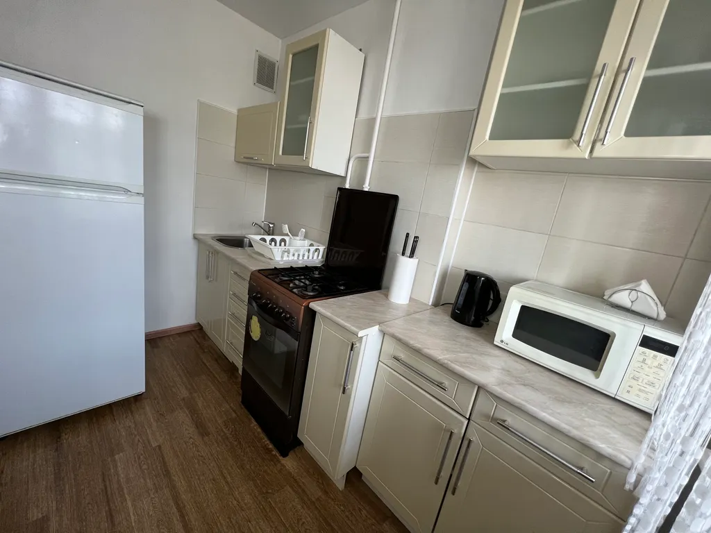 Квартира двухкомнатная у Горьковской, в Печёрах, 65 м², Нижний Новгород — кухня