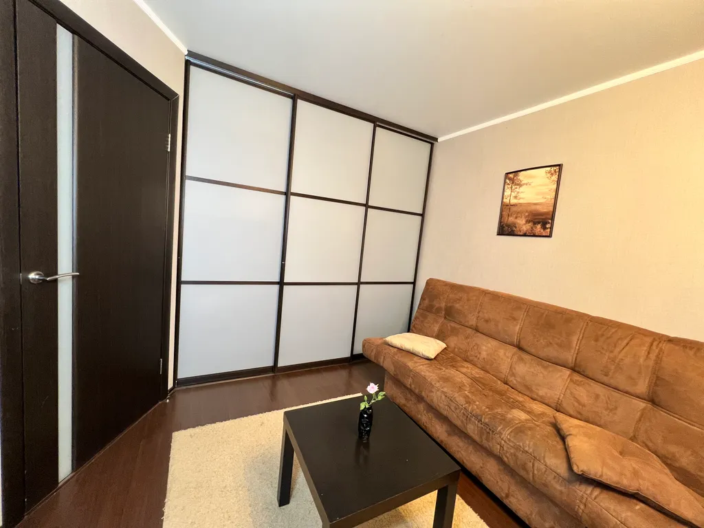 Квартира однокомнатная у Горьковской, в Кузнечихе, 43 м², Нижний Новгород — спальня, фото 5
