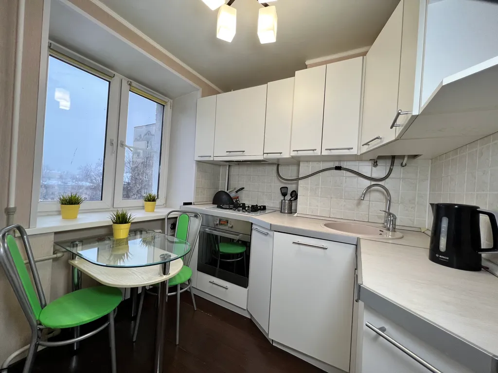 Квартира однокомнатная у Горьковской, в Кузнечихе, 43 м², Нижний Новгород — кухня, фото 4