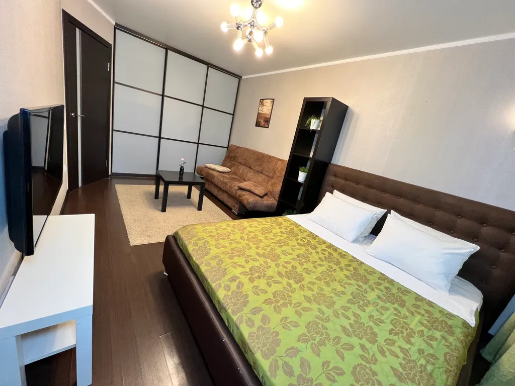 Квартира однокомнатная у Горьковской, в Кузнечихе, 43 м², Нижний Новгород — спальня, фото 8