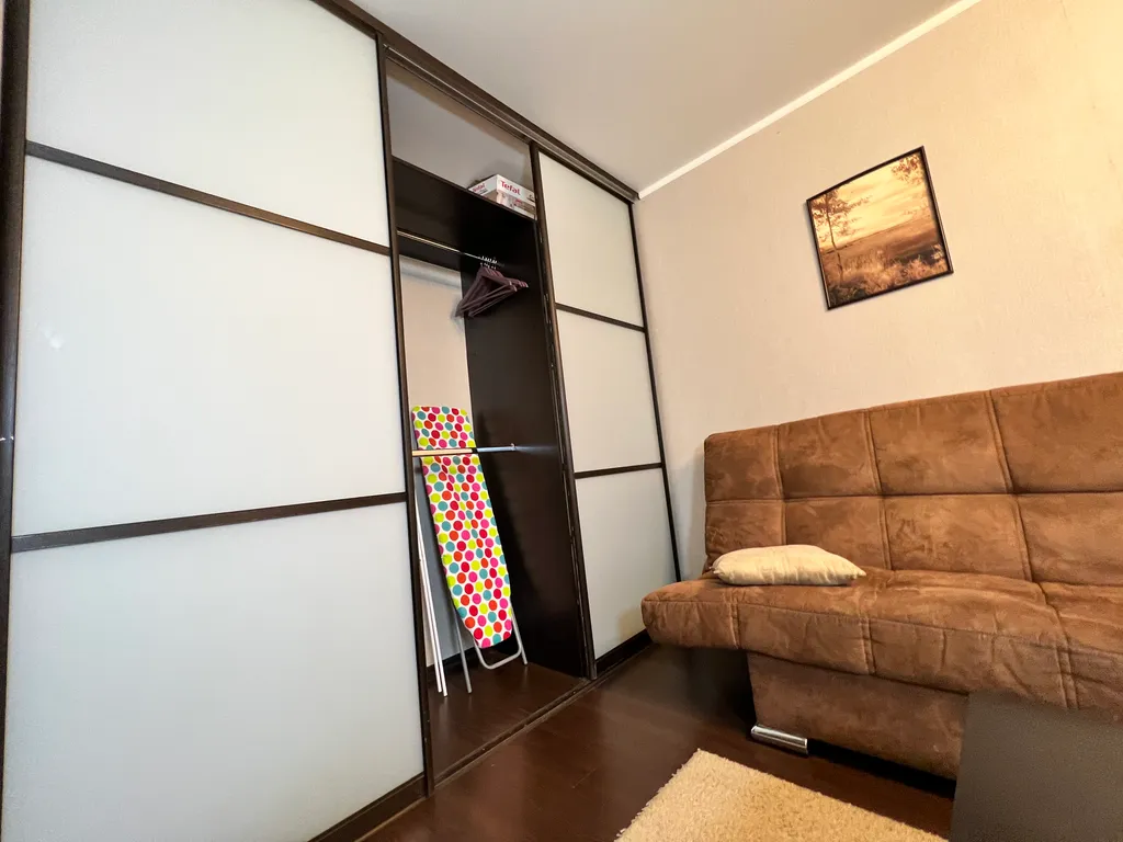 Квартира однокомнатная у Горьковской, в Кузнечихе, 43 м², Нижний Новгород — спальня, фото 2