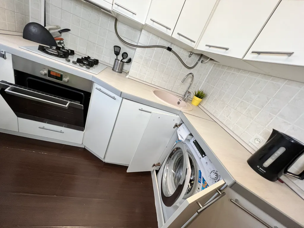 Квартира однокомнатная у Горьковской, в Кузнечихе, 43 м², Нижний Новгород — кухня, фото 2